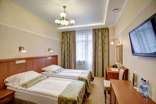 Гостиница Отель Дегас 4* Воронеж Стандартный номер с двумя кроватями и балконом Twin-1